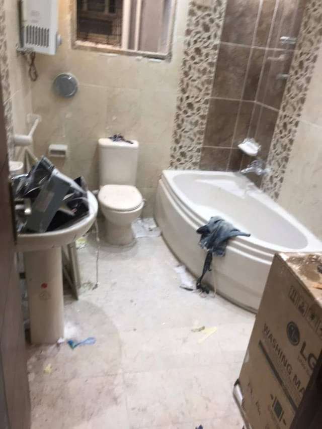 حمام قبل التنظيف