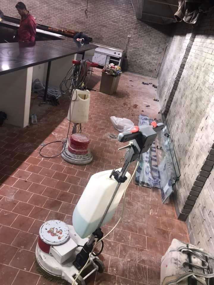 Professional floor cleaning and polishing for offices